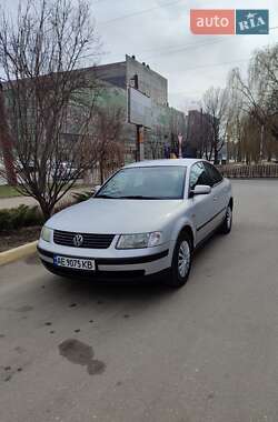 Седан Volkswagen Passat 1998 в Дніпрі