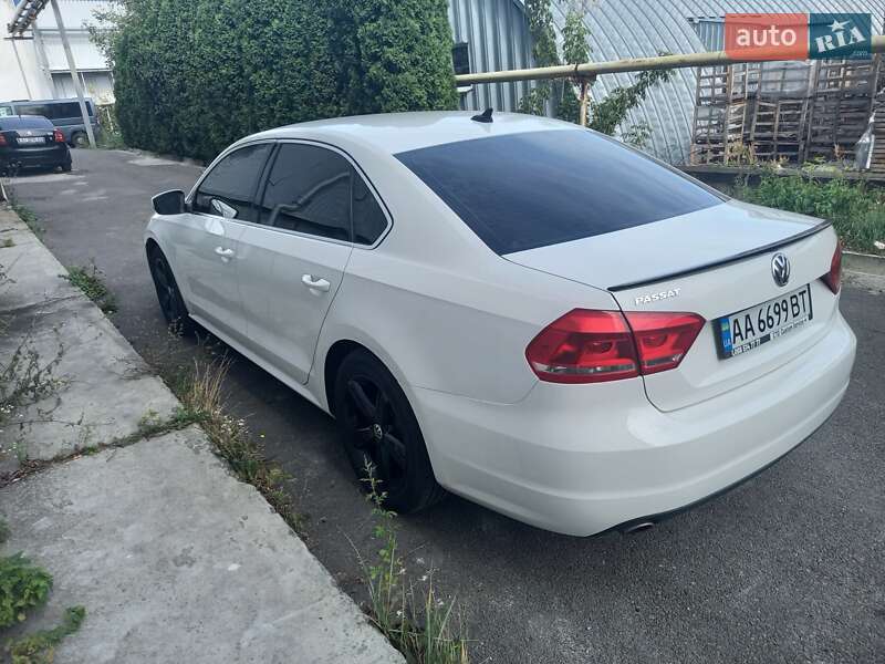 Седан Volkswagen Passat 2013 в Киеве