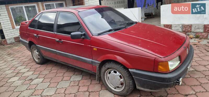 Седан Volkswagen Passat 1993 в Білогір'ї