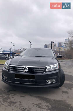 Седан Volkswagen Passat 2016 в Дніпрі