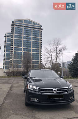 Седан Volkswagen Passat 2016 в Дніпрі