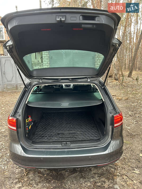 Універсал Volkswagen Passat 2015 в Харкові