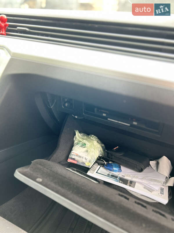 Універсал Volkswagen Passat 2015 в Харкові