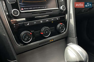 Седан Volkswagen Passat 2014 в Одессе