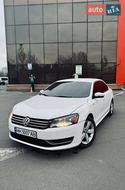 Седан Volkswagen Passat 2013 в Одесі