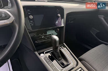 Універсал Volkswagen Passat 2021 в 