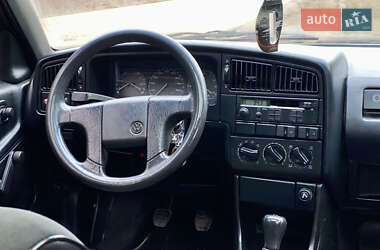 Універсал Volkswagen Passat 1992 в 