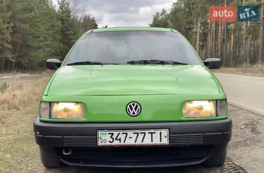 Універсал Volkswagen Passat 1992 в 