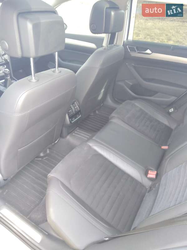 Универсал Volkswagen Passat 2015 в Хмельницком