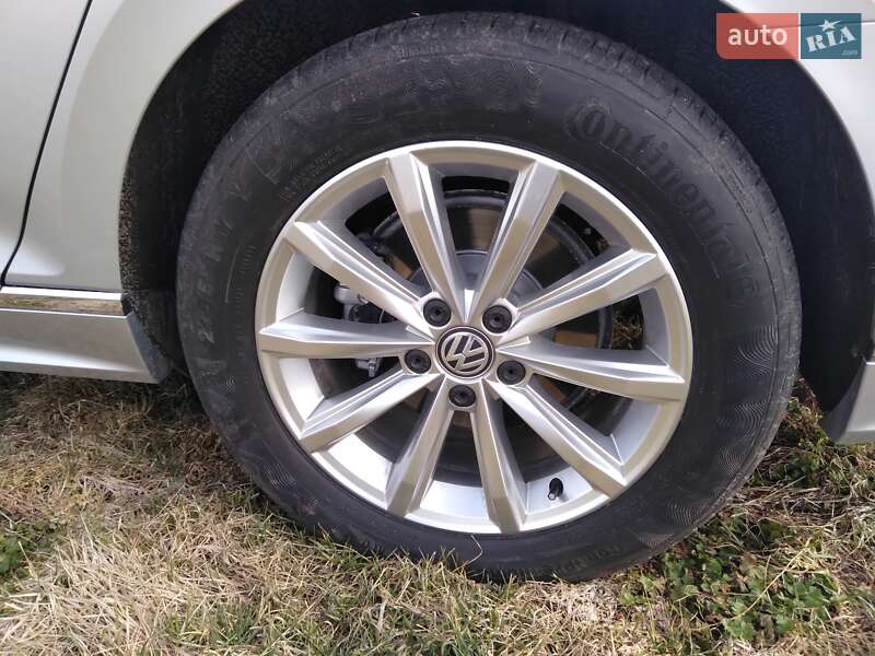 Универсал Volkswagen Passat 2015 в Хмельницком