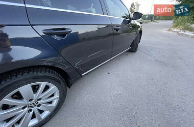 Універсал Volkswagen Passat 2012 в 
