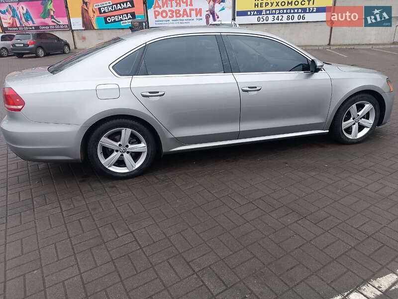 Седан Volkswagen Passat 2012 в Павлограді