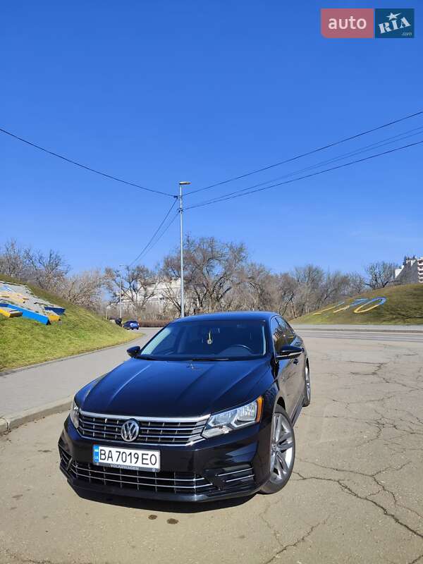 Седан Volkswagen Passat 2017 в Кропивницькому