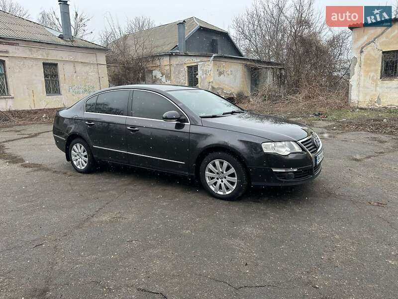 Седан Volkswagen Passat 2005 в Кегичевке