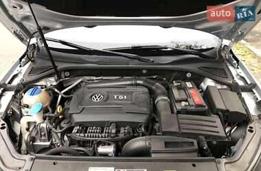 Седан Volkswagen Passat 2015 в 
