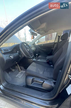 Седан Volkswagen Passat 2005 в 
