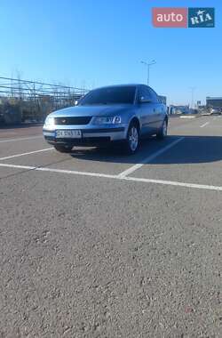 Седан Volkswagen Passat 2000 в 