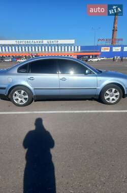 Седан Volkswagen Passat 2000 в 