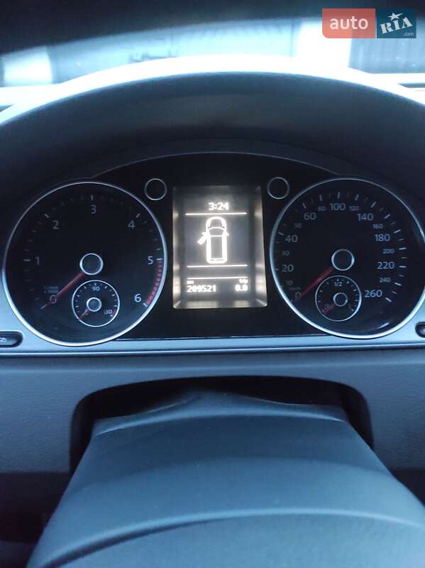 Універсал Volkswagen Passat 2011 в Вінниці