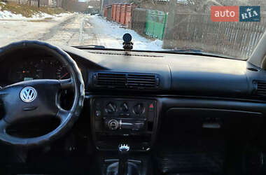 Седан Volkswagen Passat 1999 в 