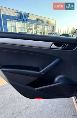 Седан Volkswagen Passat 2012 в 