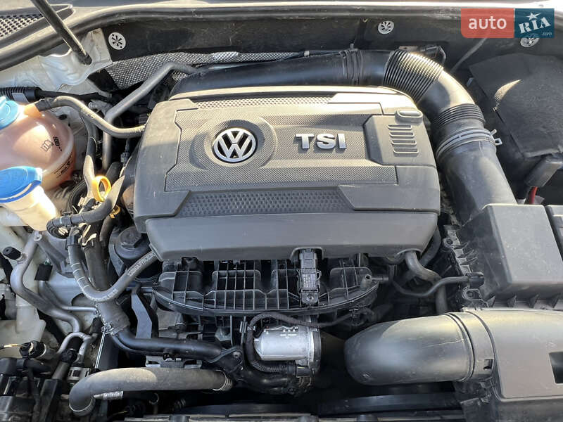 Седан Volkswagen Passat 2016 в Львові