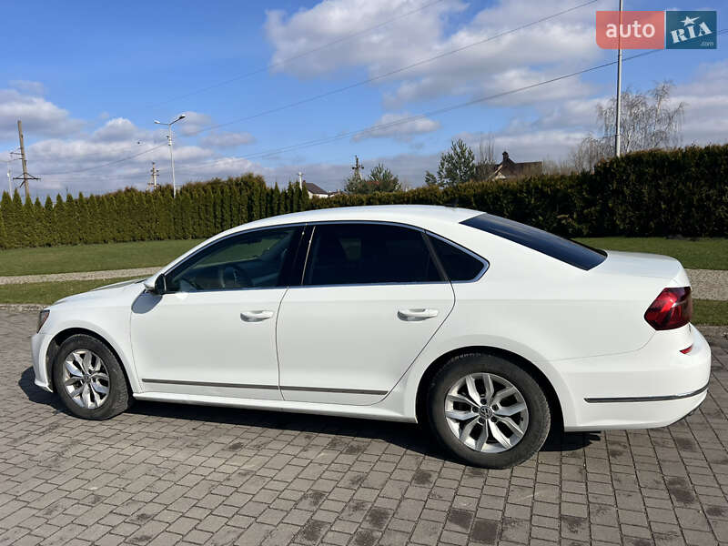 Седан Volkswagen Passat 2016 в Львові