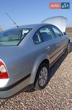 Седан Volkswagen Passat 2002 в 
