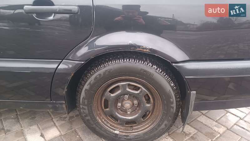 Седан Volkswagen Passat 1996 в Корце