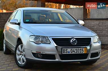 Седан Volkswagen Passat 2006 в Сарнах