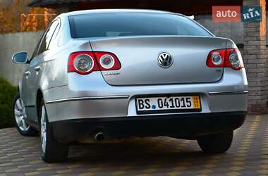 Седан Volkswagen Passat 2006 в Сарнах