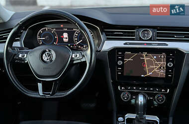 Седан Volkswagen Passat 2019 в 
