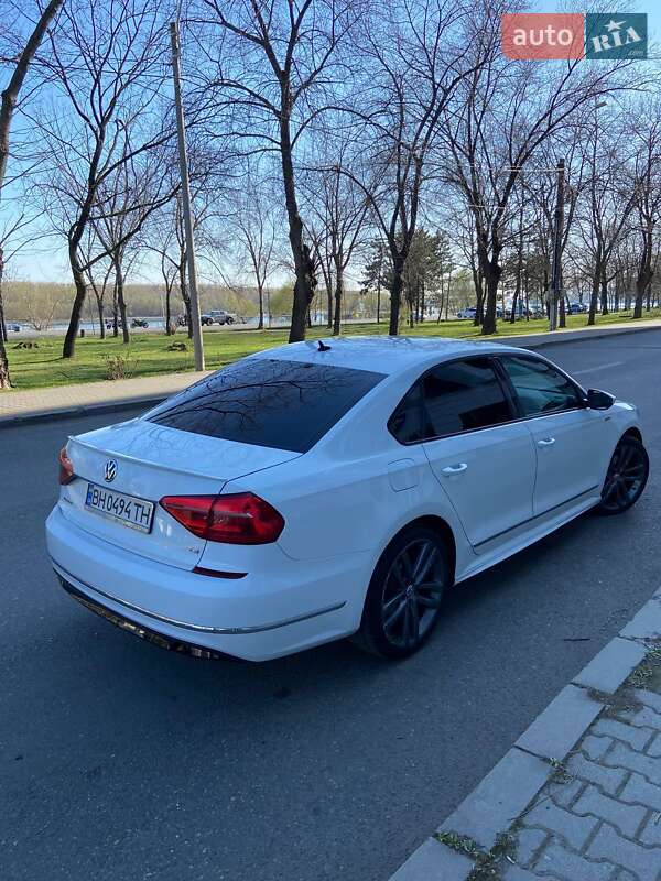 Седан Volkswagen Passat 2016 в Измаиле