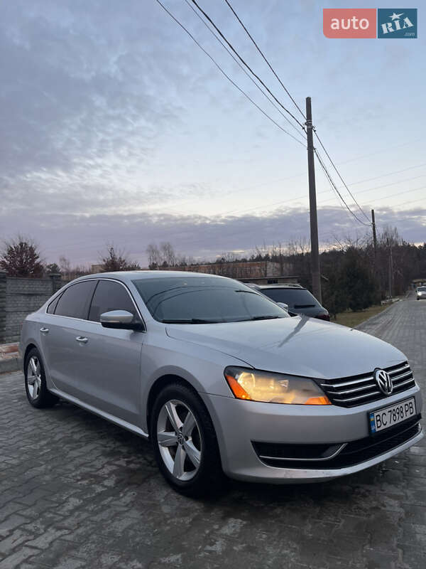 Седан Volkswagen Passat 2012 в Новояворовске