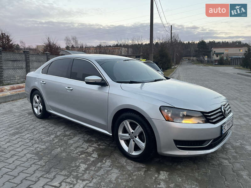 Седан Volkswagen Passat 2012 в Новояворовске
