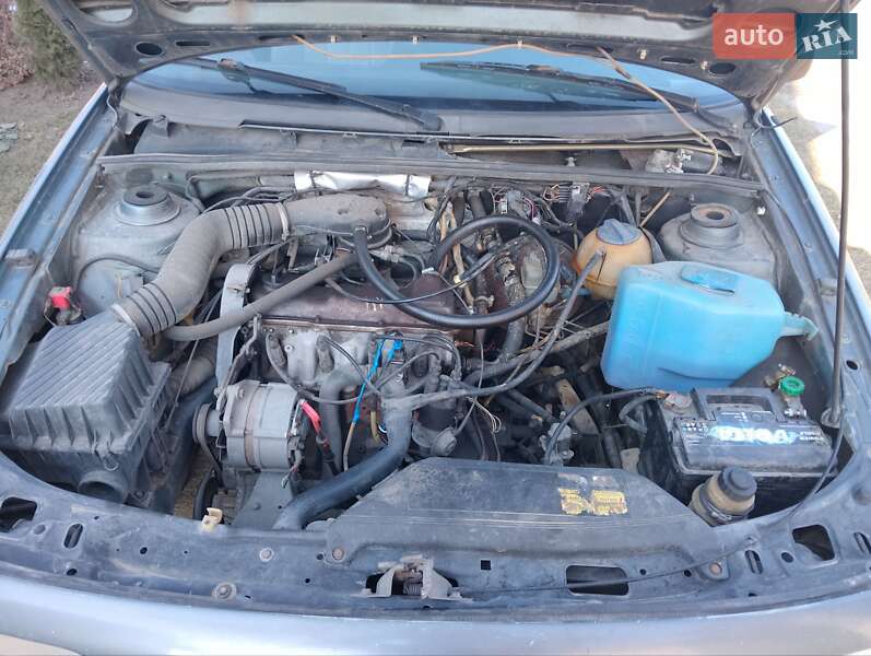 Седан Volkswagen Passat 1989 в Ивано-Франковске