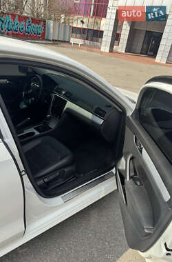 Седан Volkswagen Passat 2013 в 