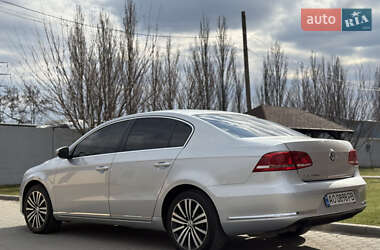 Седан Volkswagen Passat 2011 в 