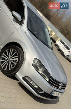 Седан Volkswagen Passat 2011 в 