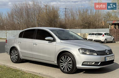 Седан Volkswagen Passat 2011 в 