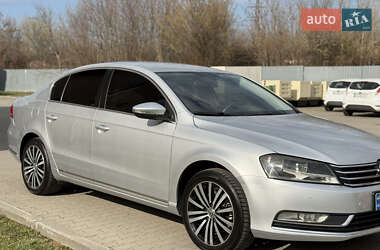 Седан Volkswagen Passat 2011 в 