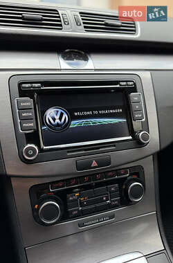 Седан Volkswagen Passat 2011 в 