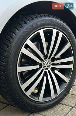Седан Volkswagen Passat 2011 в 