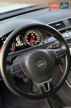 Седан Volkswagen Passat 2011 в 