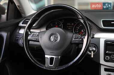 Седан Volkswagen Passat 2014 в 