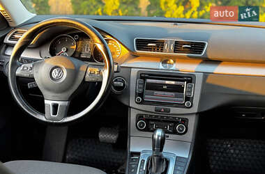 Универсал Volkswagen Passat 2011 в 