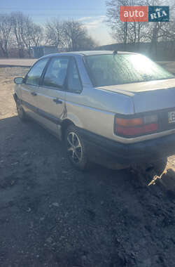 Седан Volkswagen Passat 1990 в 
