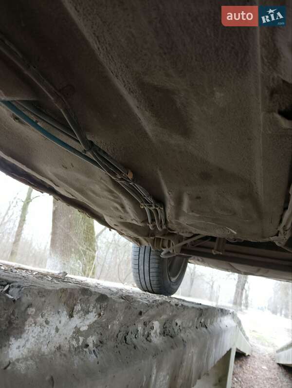 Седан Volkswagen Passat 1989 в Ивано-Франковске