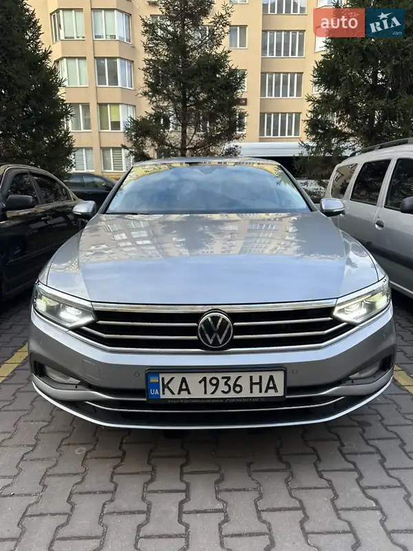 Седан Volkswagen Passat 2022 в 