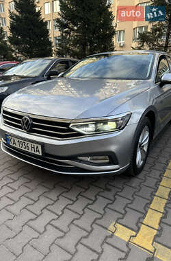 Volkswagen Passat 2022